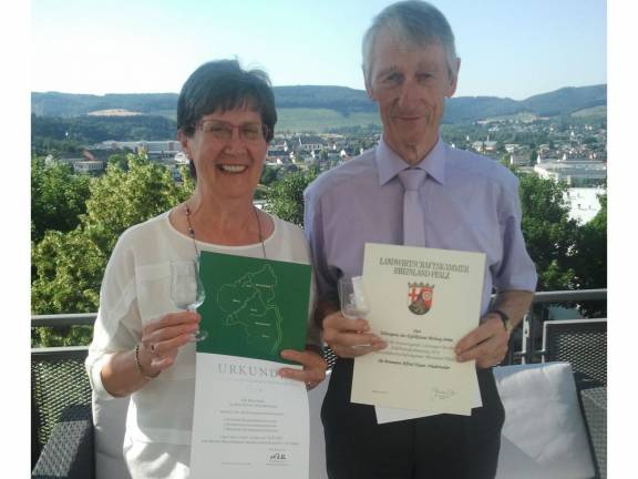 Bild (RME GmbH): Luzia und Alfred Hauer freuen sich über die Auszeichnungen